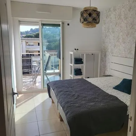 Magnifique En Centre-ville Av Parking Appartement